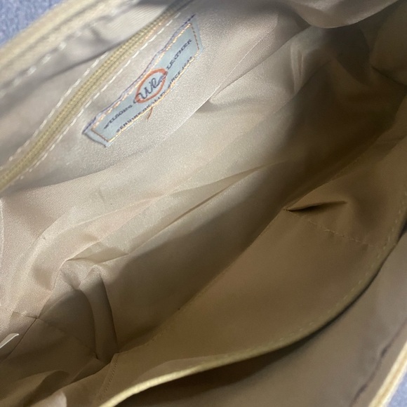 Wilson’s Leather Shoulder Bag, Buttery Tan with Gold Studs - Picture 4 of 9